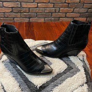 Never worn Women’s Treasure & Bond Natalie Boots Size 8